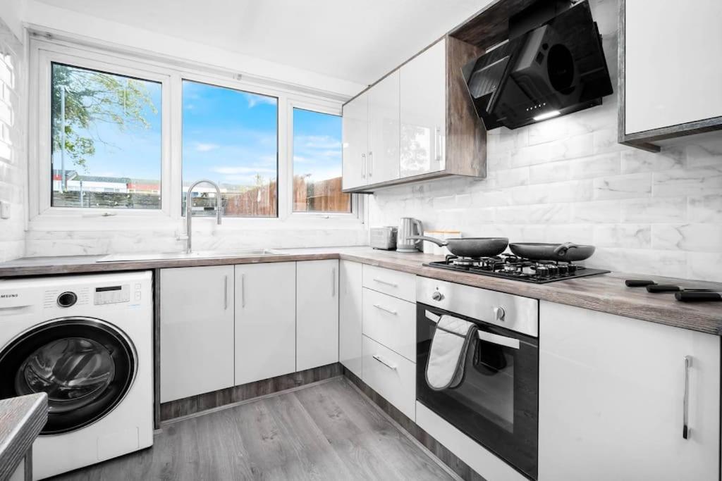 Jlr,Nec,B'Ham Airport,Entire House,Wi-Fi,Netflix Villa Birmingham Eksteriør bilde